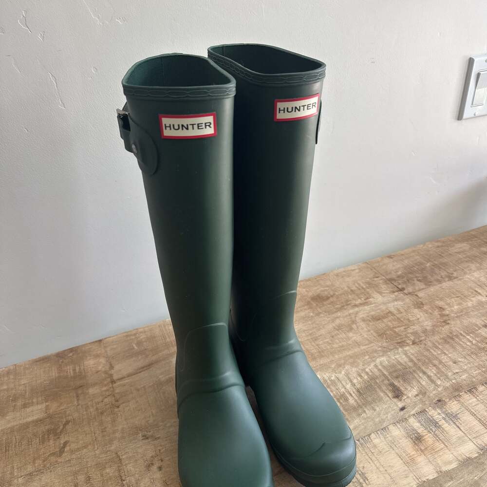 Hunter Original Tall Rain Boots in Hunter Green